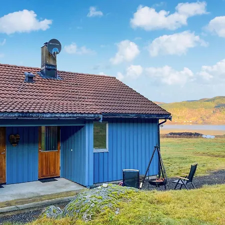 Holiday home 3 Bedroom In Mjosundet Ertvag
